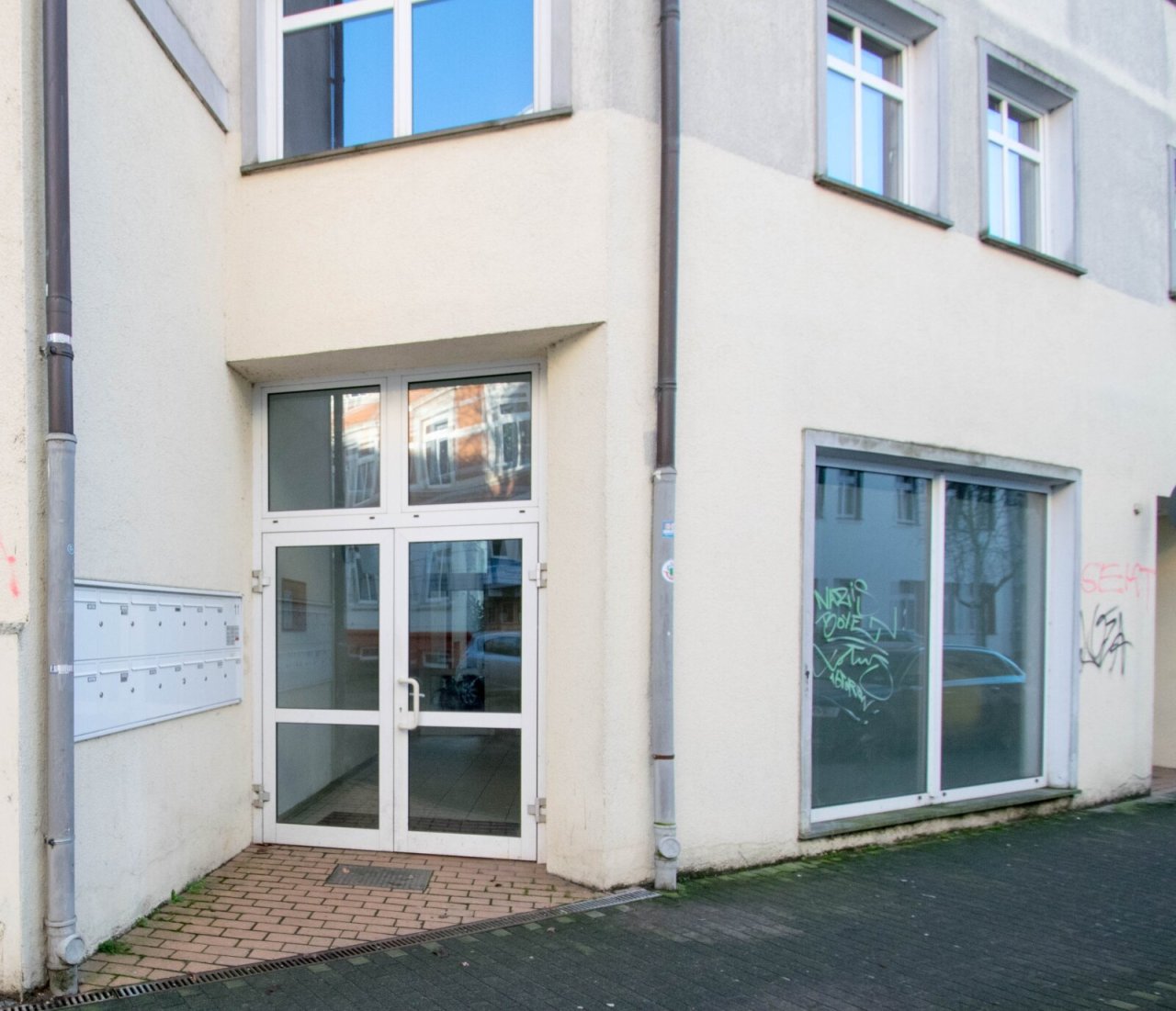 Eingang Bornhövedstraße 11 Eingang Bornhövedstraße 11