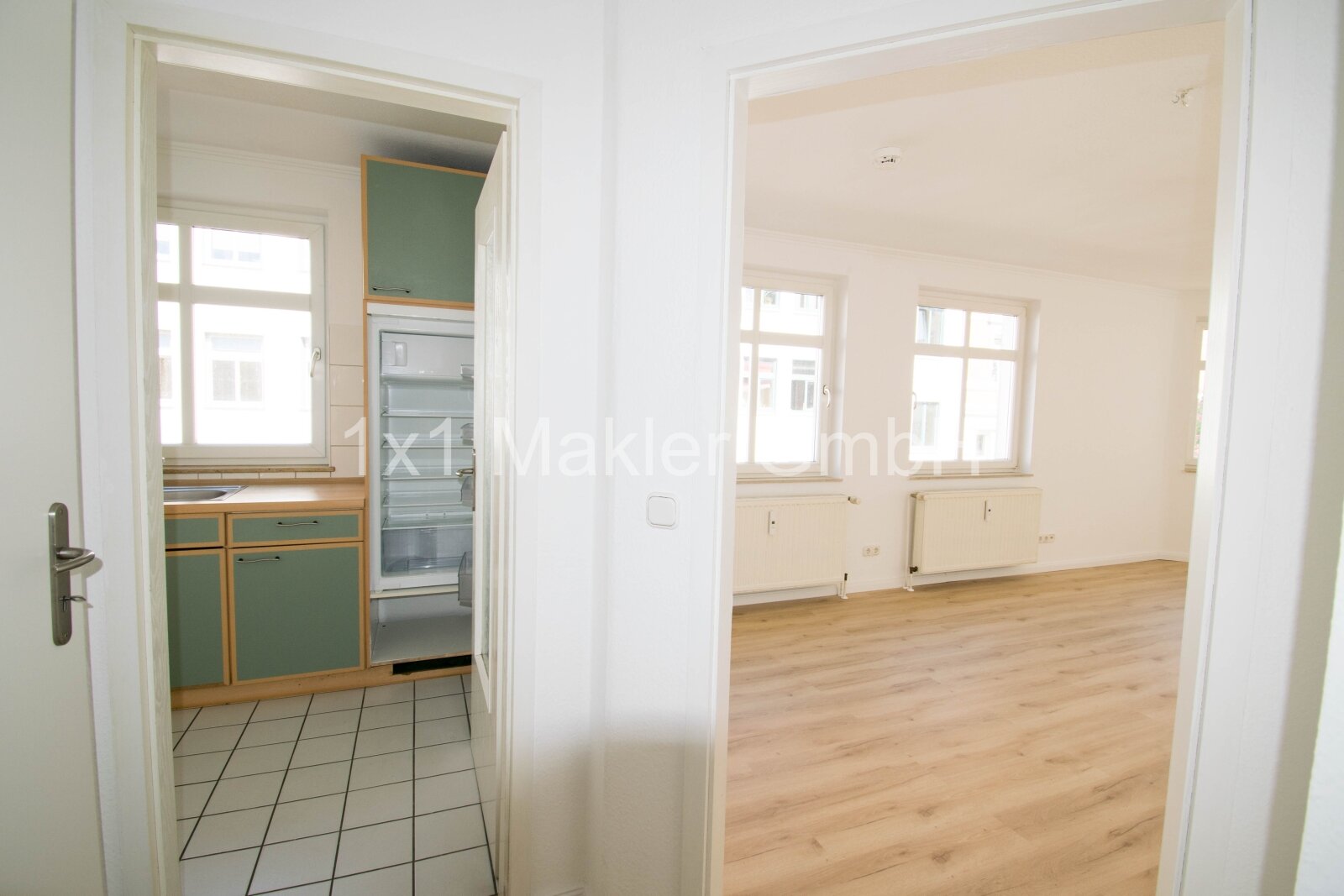 1 Raum Wohnung mit separater Küche 1 Raum Wohnung mit separater Küche